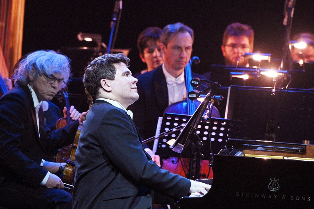 Настоящий подарок для публики: в программе фестиваля - фортепианный вечер Дениса Мацуева.