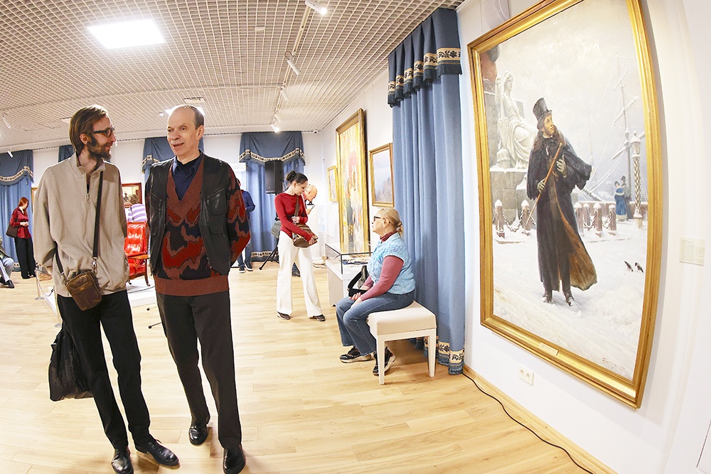 Все, что нужно знать о Пушкине, представили на новой выставке в залах музея поэта на Арбате. 