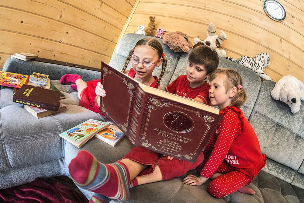 Новая налоговая выплата за двух и более детей охватит свыше 4 млн семей и почти 11 млн детей.