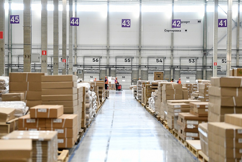 Благодаря таким центрам местные продавцы получают прямой доступ к покупателям по всей стране.