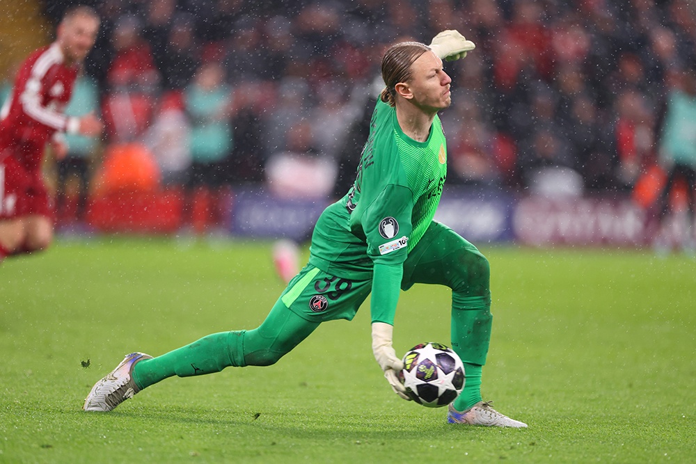 Матвей Сафонов пока не дает тренерскому штабу "ПСЖ" поводов для сомнений.