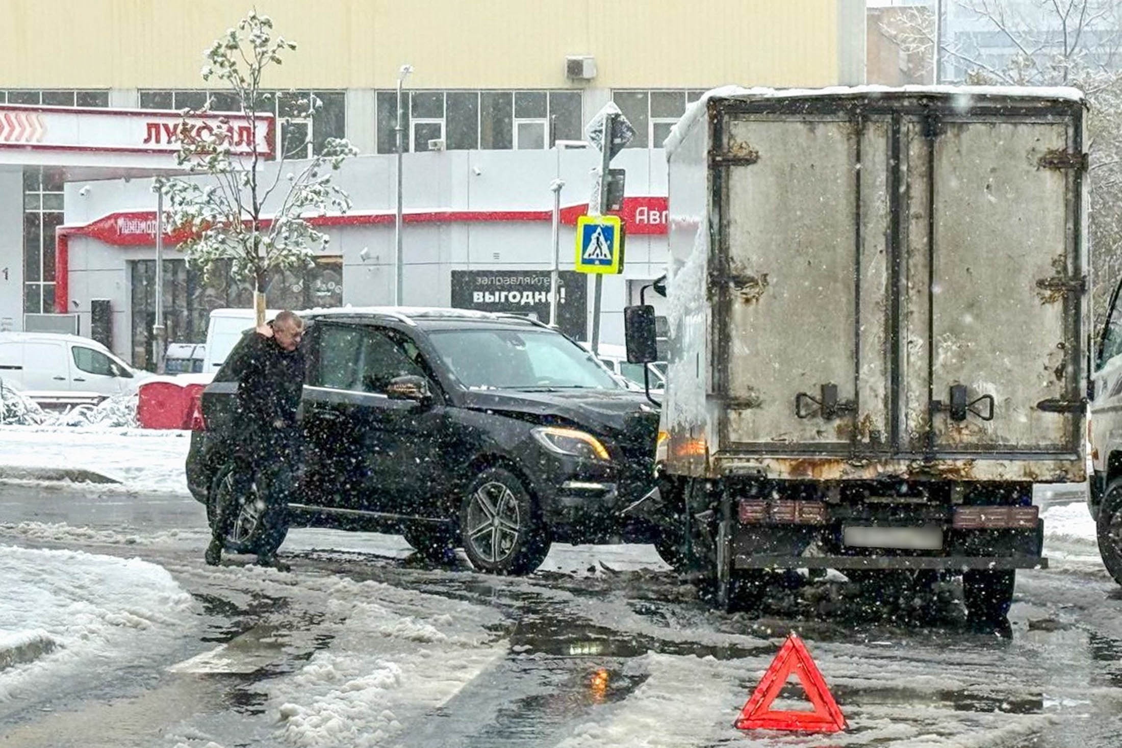 Погода всегда готовит на дорогах сюрпризы для водителей. И кто за них должен отвечать?