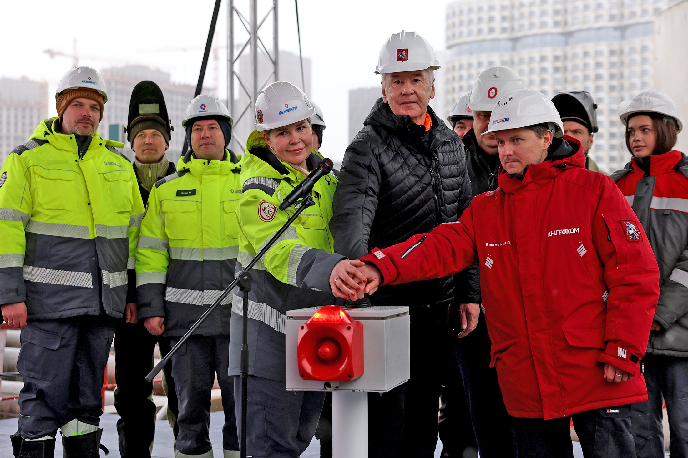Мэр Москвы Сергей Собянин дал старт проходке тоннеля между станциями "ЗИЛ" и "Остров Мечты".