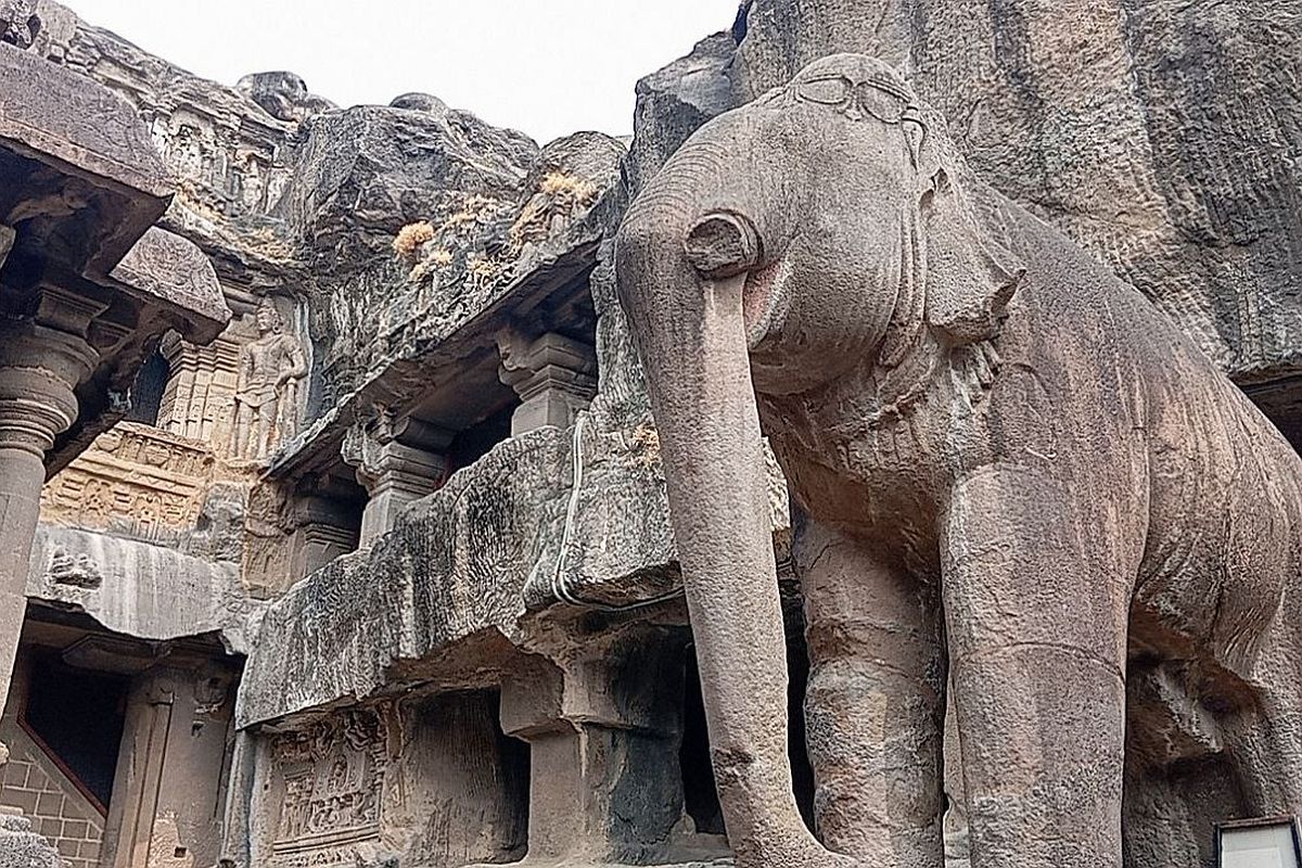 В настоящий момент наиболее подходящими претендентами на роль Парвата являются центры паломничества Шрисайлам и Гокарна. 
