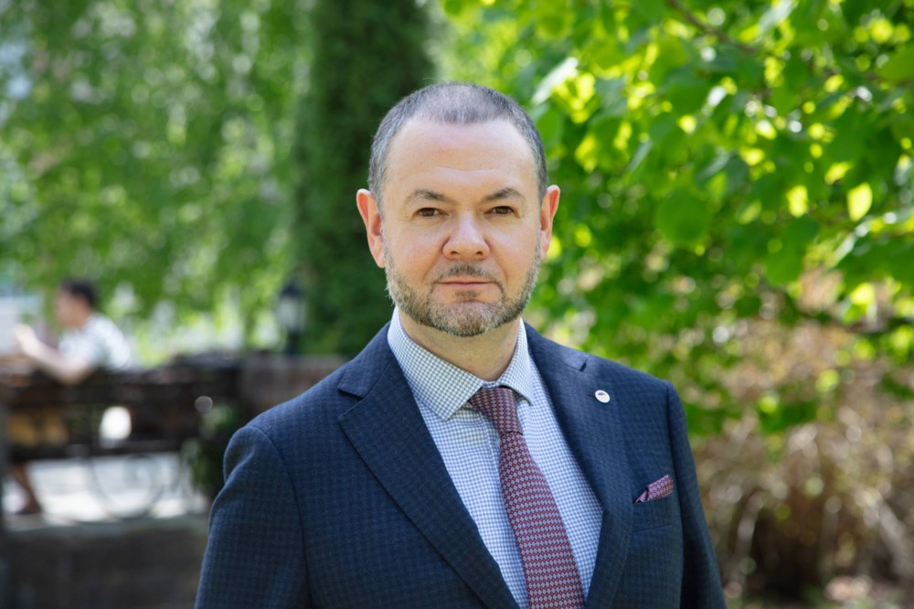 Ректор тольяттинского вуза Михаил Криштал