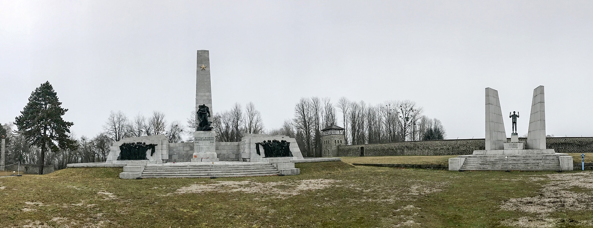 Австрия. Мемориальная зона у стен концлагеря Маутхаузен.