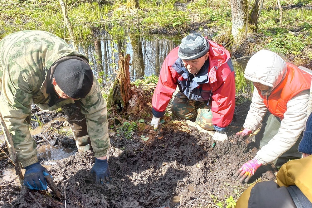 На месте обнаружения останков В. И. Кучерова.