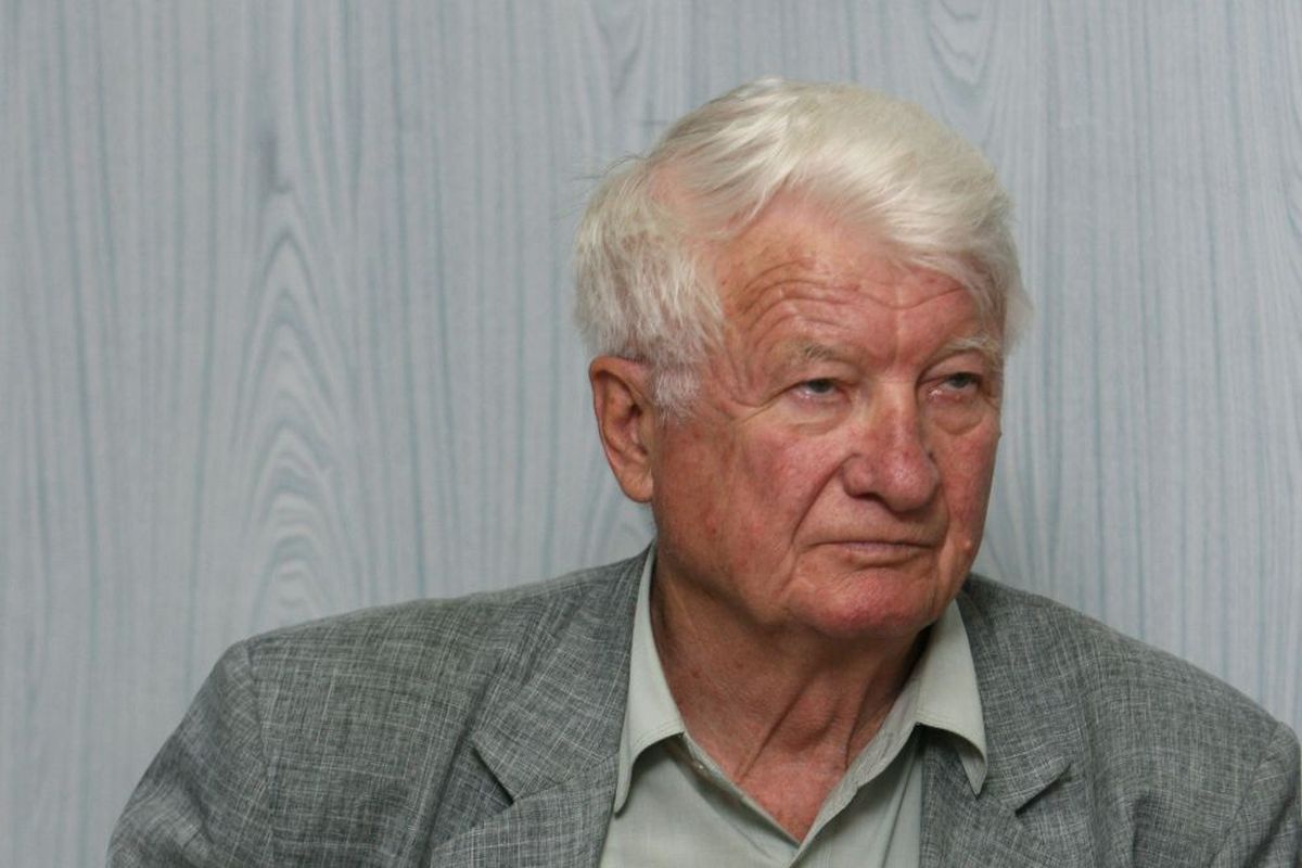 Станислав Иванович стал последним в СССР Героем Социалистического Труда. Станислав Иванович стал последним в СССР Героем Социалистического Труда.