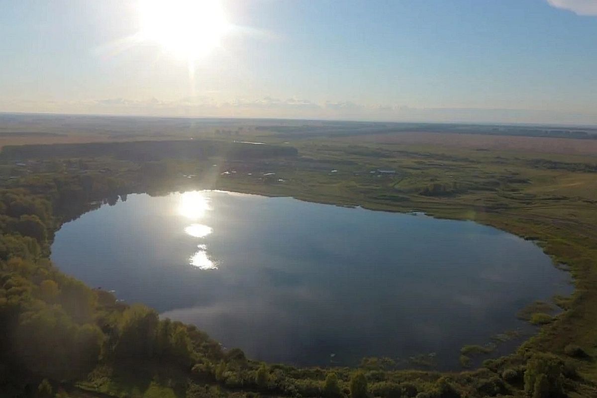 На озере Круглом археологи нашли жертвенные ямы и захоронение, которое древнее ирменской культуры. На озере Круглом археологи нашли жертвенные ямы и захоронение, которое древнее ирменской культуры.