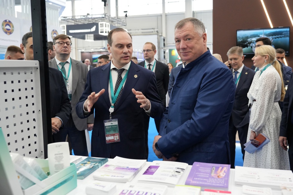Артем Здунов представил Марату Хуснуллину продукцию предприятий Мордовии.