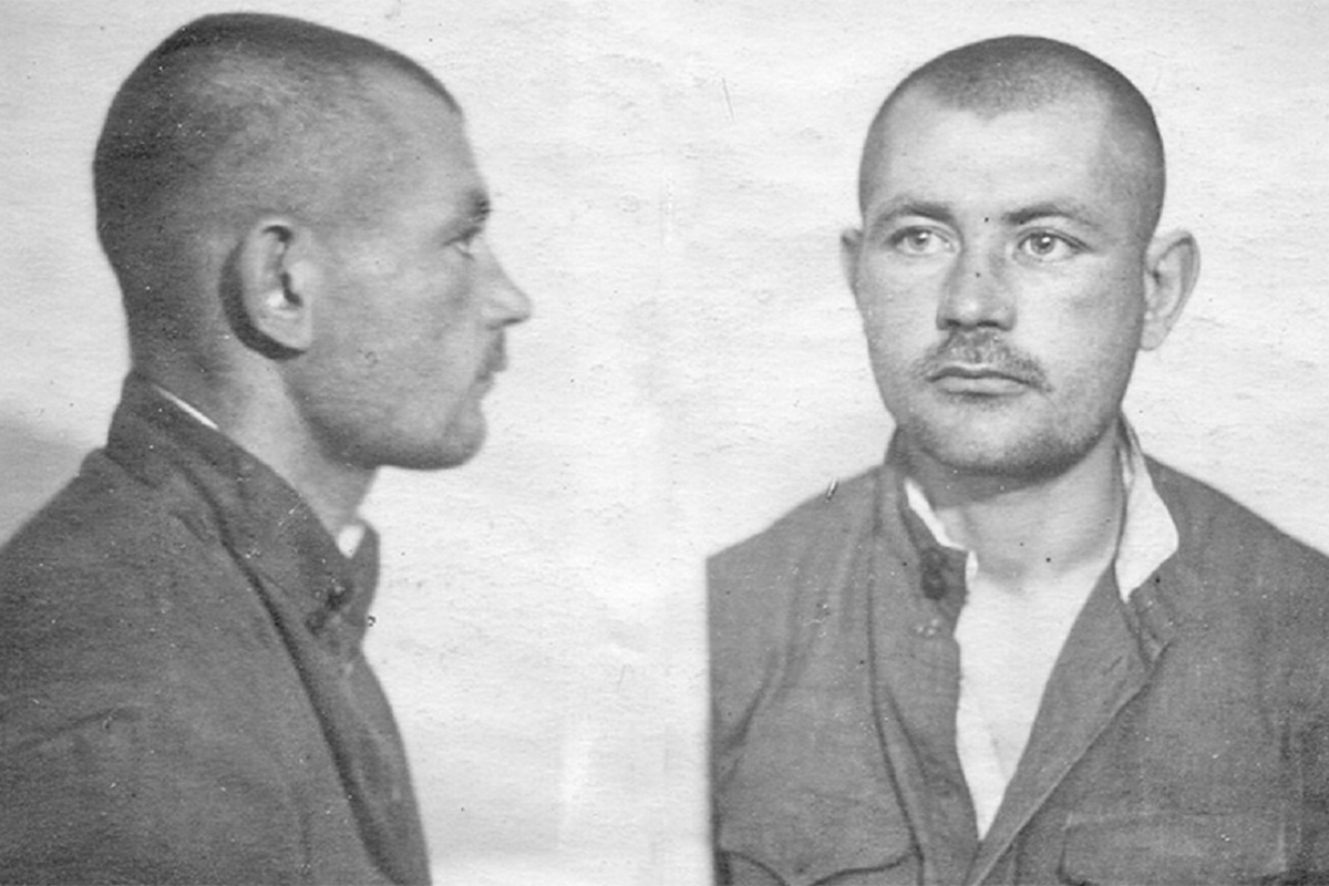 Во время судебного заседания Иван Григоренко заявил, что признает себя виновным лишь частично - в участии в расстреле советских граждан. Во время судебного заседания Иван Григоренко заявил, что признает себя виновным лишь частично - в участии в расстреле советских граждан.