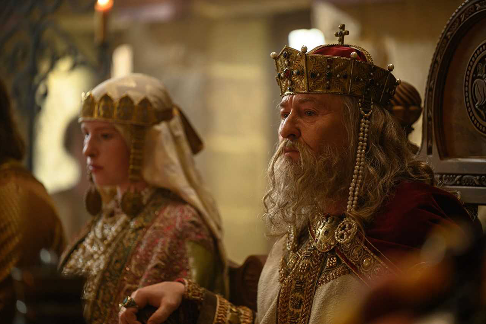 Екатерина Воронина и Сергей Безруков в фильме "Королева Анна" (2027). Екатерина Воронина и Сергей Безруков в фильме "Королева Анна" (2027).