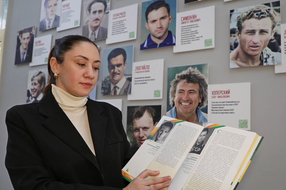 Никита Симонян занял почетное место в галерее выдающихся атлетов в истории республики и стал одним из героев книги "Спортивная слава Абхазии" Никита Симонян занял почетное место в галерее выдающихся атлетов в истории республики и стал одним из героев книги "Спортивная слава Абхазии"