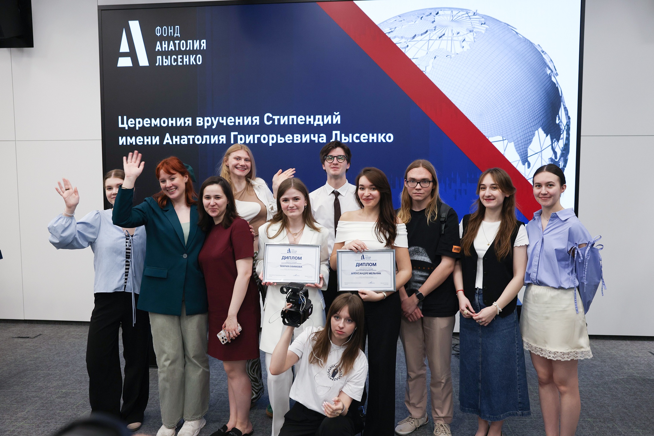 Стипендия в размере 15 000 рублей будет выплачиваться студентам ежемесячно в течение текущего семестра.