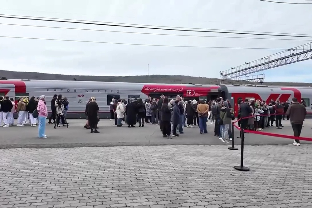 "Театральный поезд" встретили в Тынде "Театральный поезд" встретили в Тынде