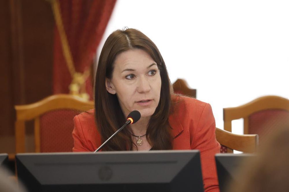 По мнению Елены Тыриной, практика показала неготовность операторов кикшеринга соблюдать соглашение с мэрией. По мнению Елены Тыриной, практика показала неготовность операторов кикшеринга соблюдать соглашение с мэрией.