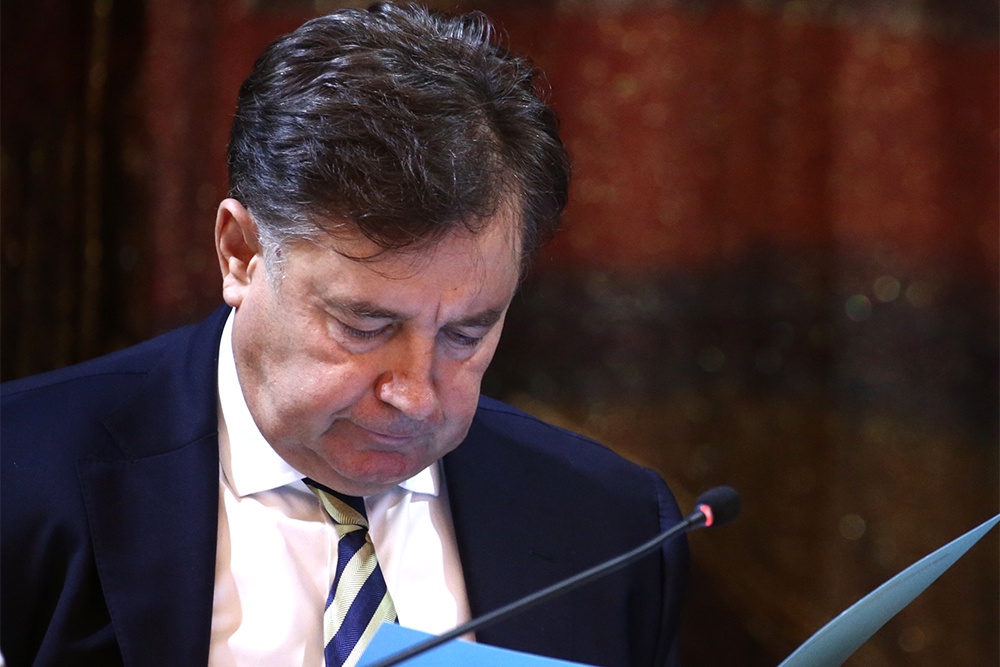 Вопрос о прекращении отставки судьи такого ранга решался впервые.