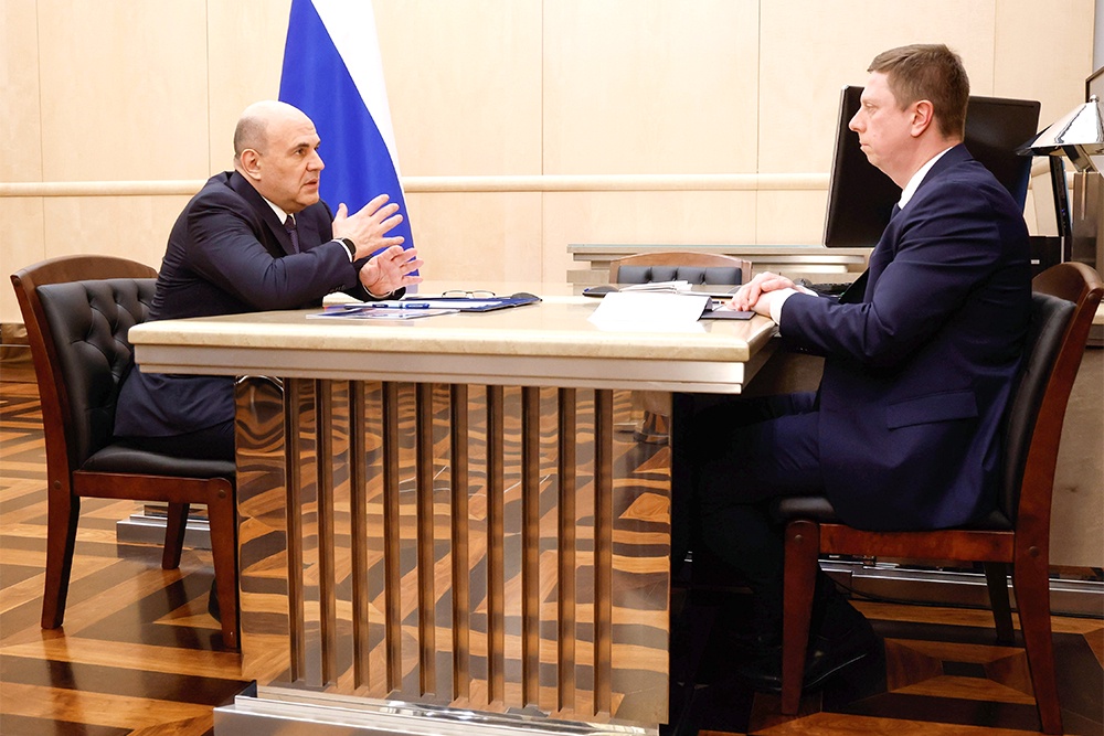 Михаил Мишустин поручил Илье Баланину следить за выполнением указа президента о зарплатах медиков. 