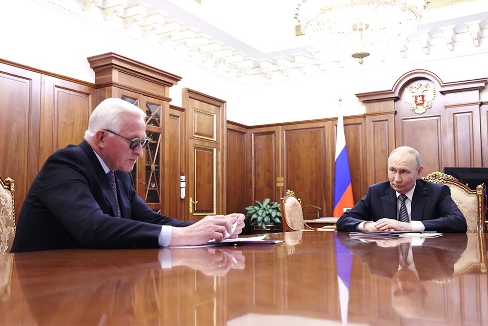 На встрече в Кремле Александр Шохин представил президенту предложения по реформе института.