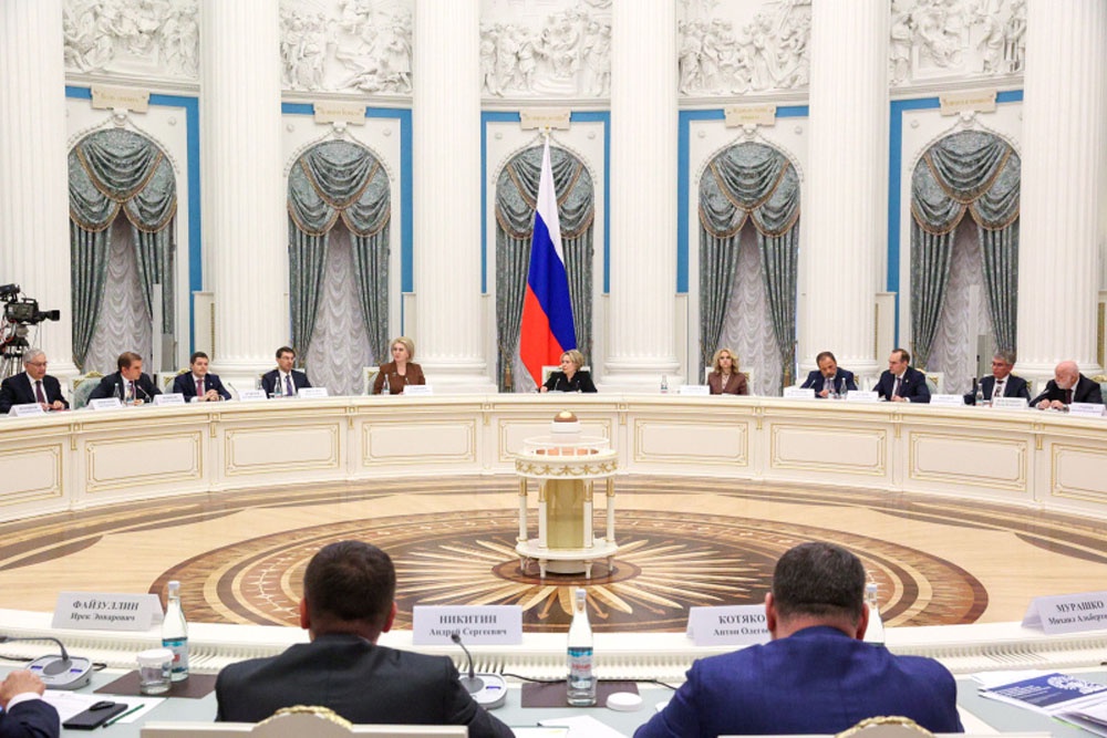 На встрече под председательством Валентины Матвиенко обсуждались вопросы формирования семейно-ориентированной среды. 