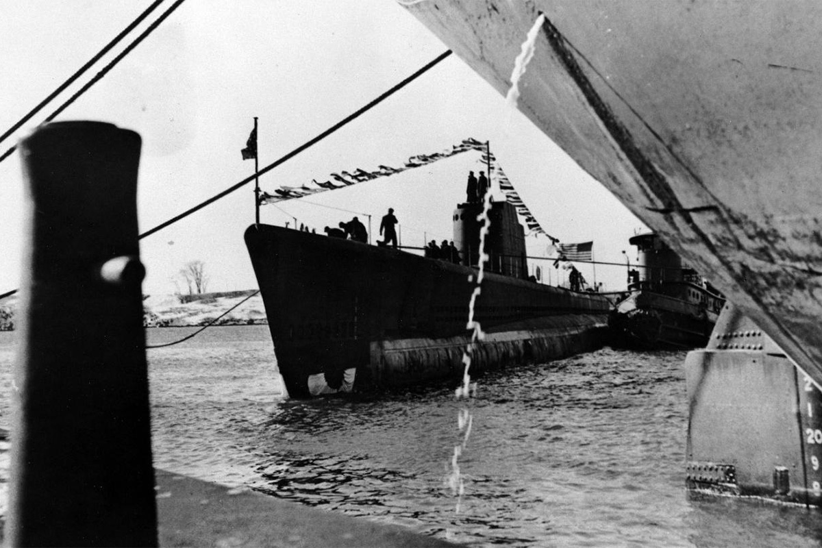 Подлодка  USS Herring (SS-233) считается пропавшей с 1 июня 1944 года.