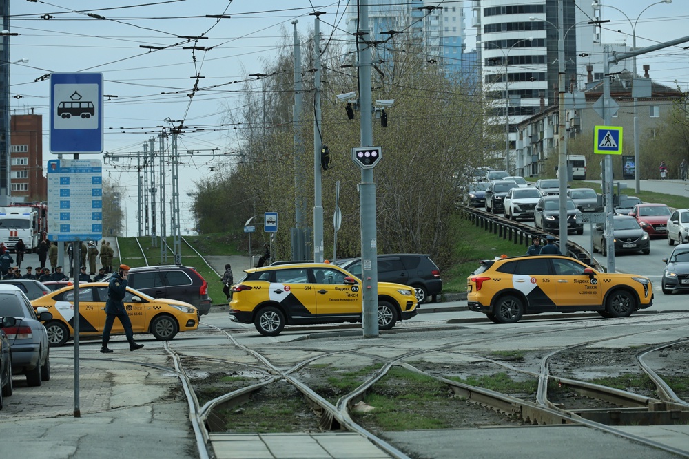 В ближайшие годы таксистам придется пересесть на отечественные автомобили.