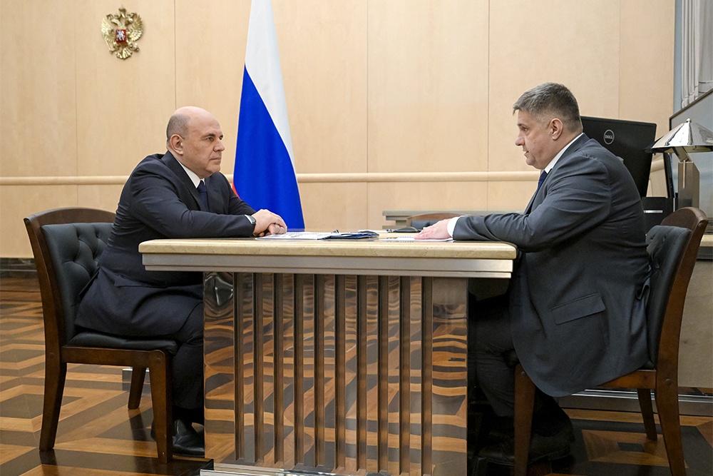 Роман Новиков рассказал премьеру Михаилу Мишустину о наращивании объемов строительства дорог.