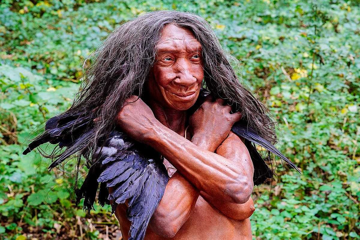 ДНК неандертальцев сделала современного человека уязвимее к хроническим вирусам.