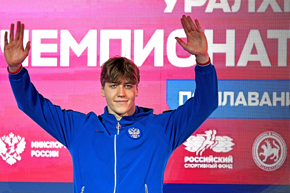 Егор Корнев, победивший в заплыве на 50 метров вольным стилем среди мужчин на чемпионате России по плаванию в Казани.