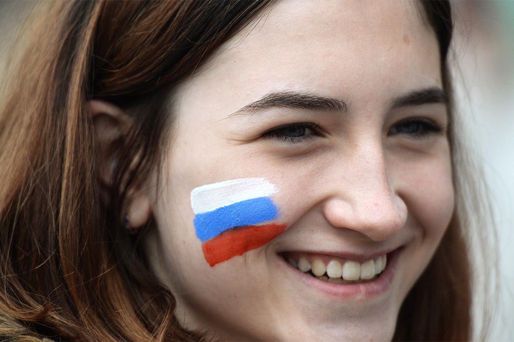 Почти для 70% россиян Россия - древняя, современная и молодая страна.