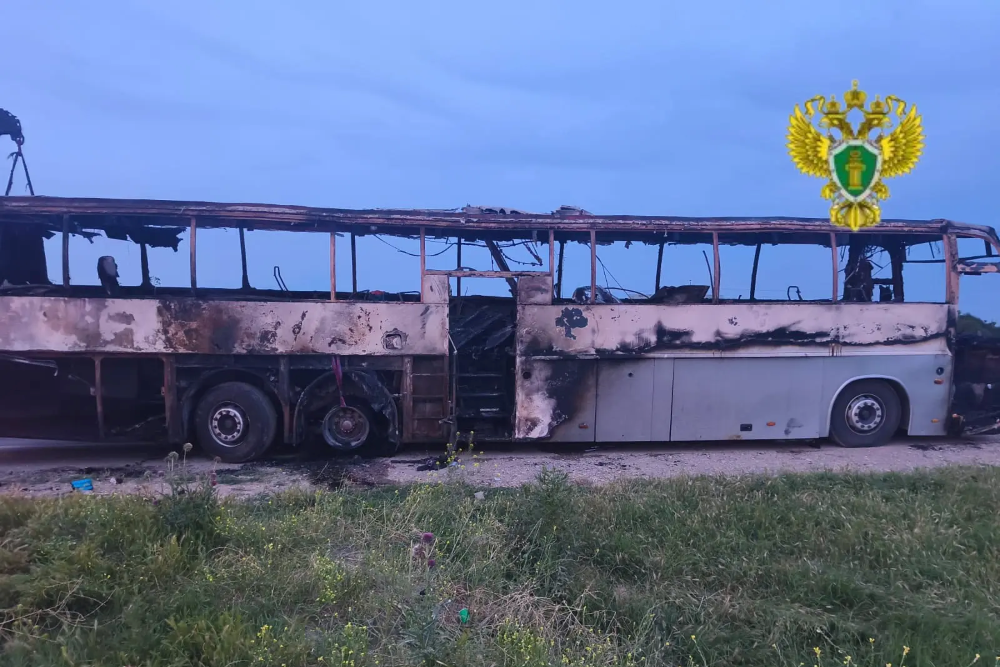 На трассе в Дагестане у села Казмаул Хасавюртовского района сгорел пассажирский автобус На трассе в Дагестане у села Казмаул Хасавюртовского района сгорел пассажирский автобус