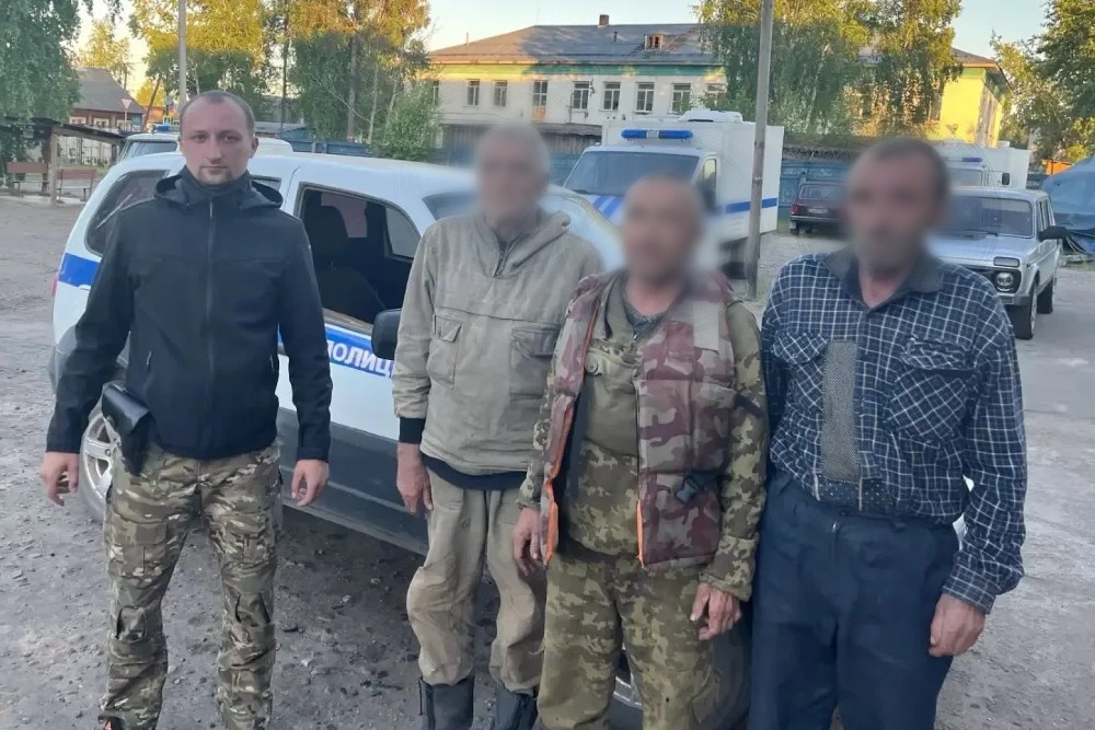 Поход за черемшой обернулся для троих сибиряков несчастным случаем на реке. Несколько суток они провели в тайге без еды. Поход за черемшой обернулся для троих сибиряков несчастным случаем на реке. Несколько суток они провели в тайге без еды.