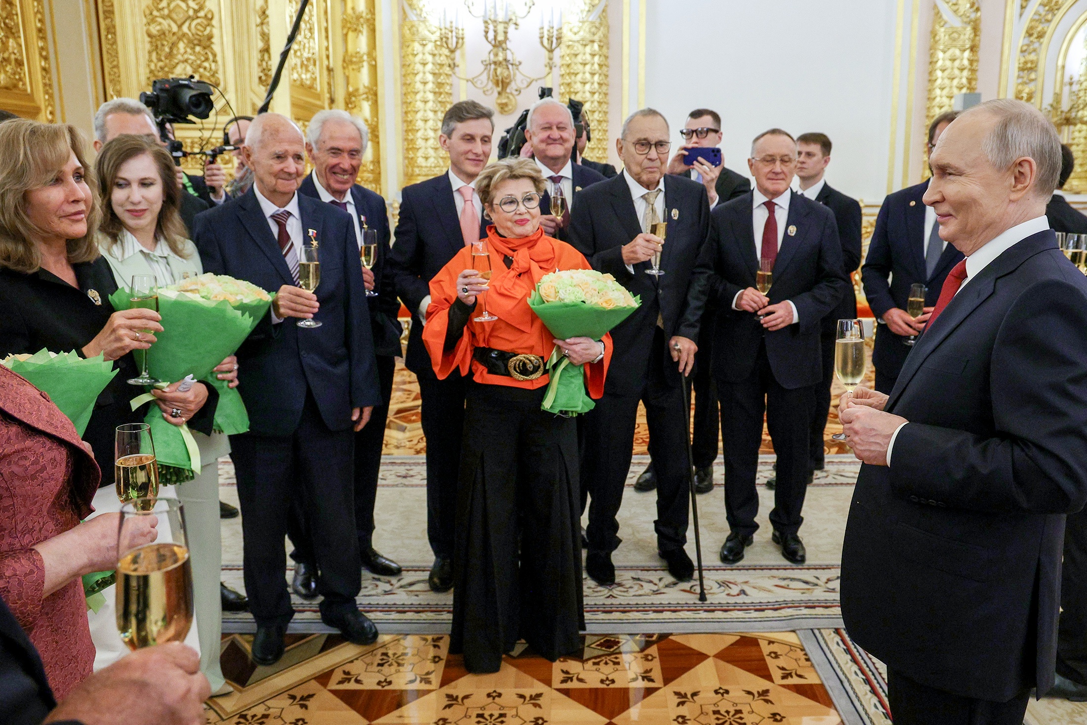 Награжденных Владимир Путин
назвал людьми незаурядными,
сильными и щедрыми.