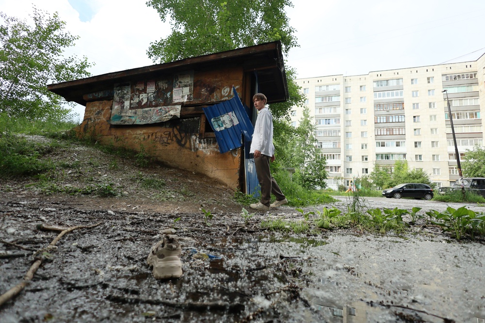 Бомбоубежище, к которому наведался корреспондент "РГ", производит жуткое впечатление.