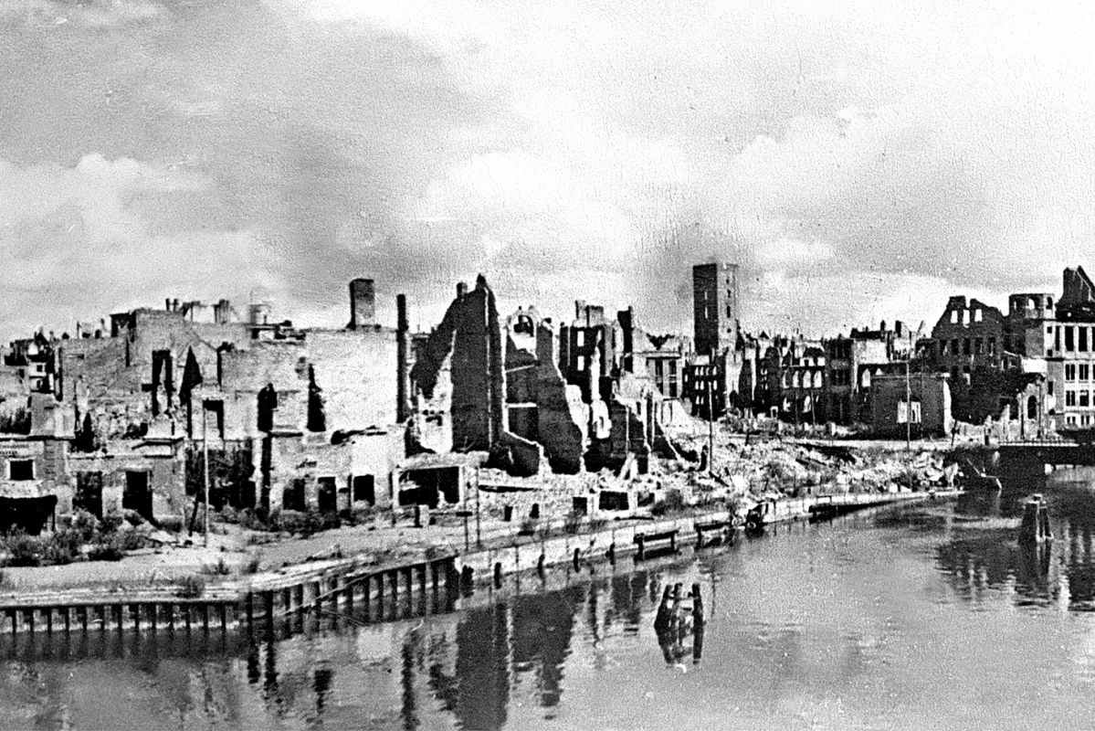 Панорама Кенигсберга после штурма. Апрель 1945 года.