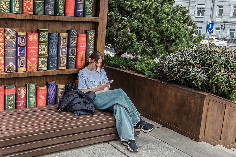 Ученые утверждают: Мозгу проще читать бумажную книгу, чем текст с экрана гаджета