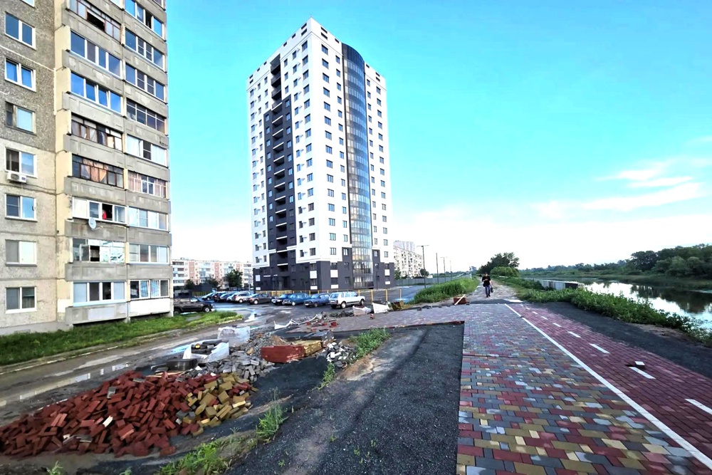 Дом на берегу Тобола полностью готов, вот только построен без разрешения. Дом на берегу Тобола полностью готов, вот только построен без разрешения.