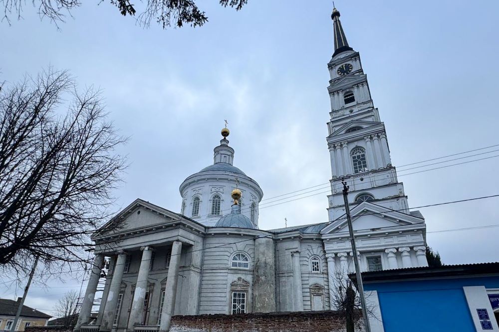 Успенский кафедральный собор в Рыльске постройки начала ХIХ века - один из памятников, пострадавших от ударов ВСУ.