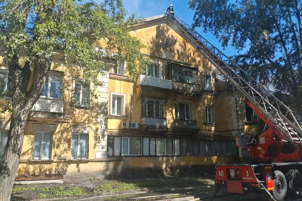 Площадь пожара составила 600 квадратных метров.