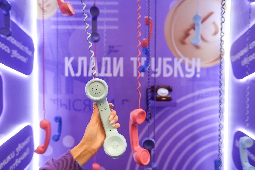 Современные нейросети позволяют абсолютно достоверно имитировать голос и внешность реального человека.