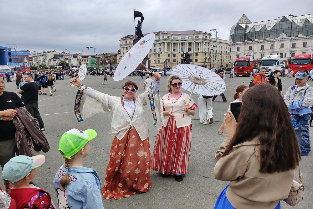 День Китая проходит на центральной площади Владивостока
