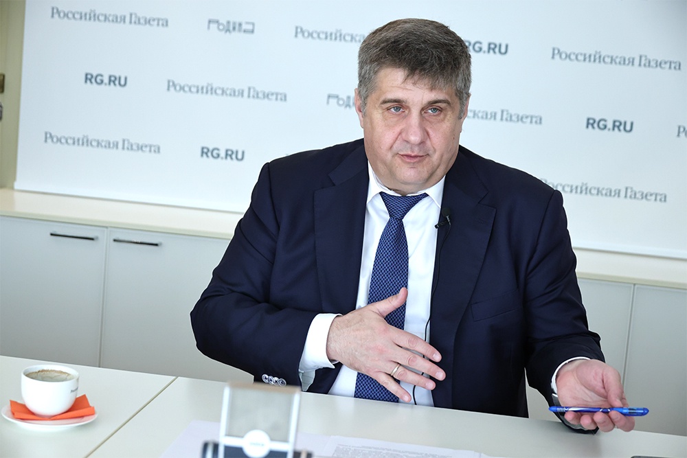Роман Новиков: Сейчас мы используем только отечественные дорожные материалы.