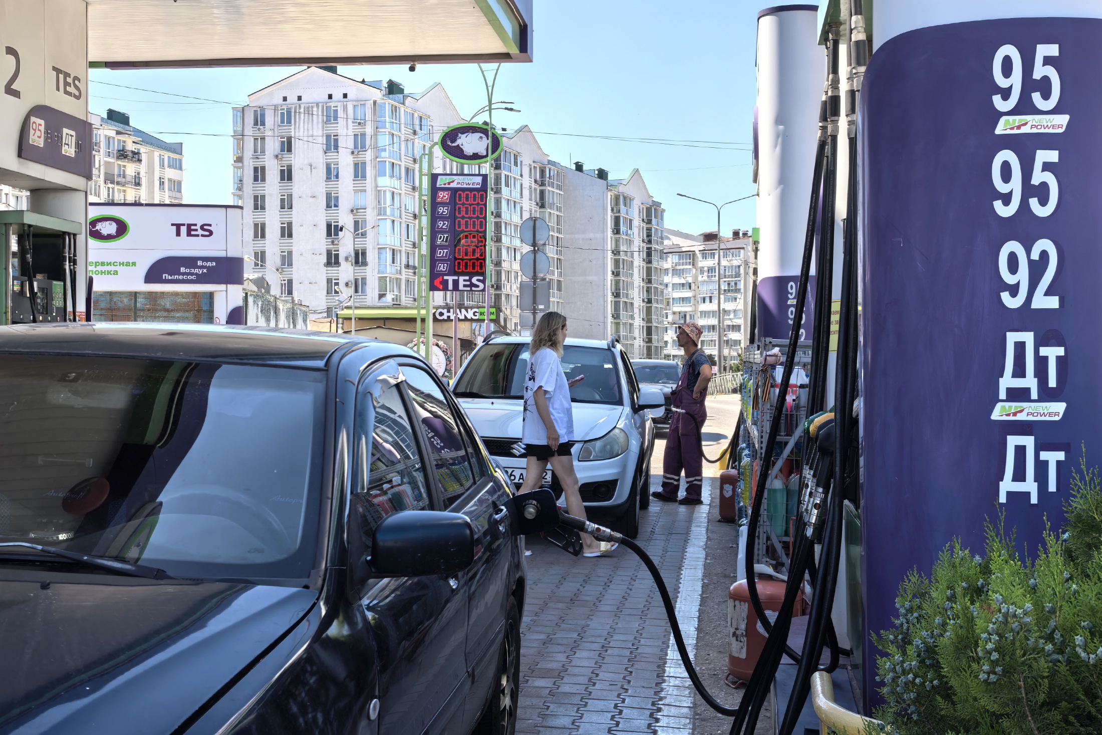 АЗС в Севастополе 17 июня. Бензин по QR-кодам, дизельное топливо в свободной продаже.