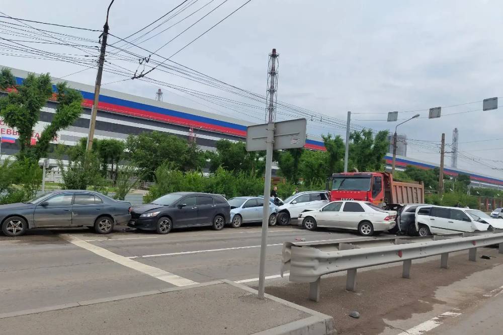 Массовая авария произошла в зоне действия знака "Остановка запрещена".