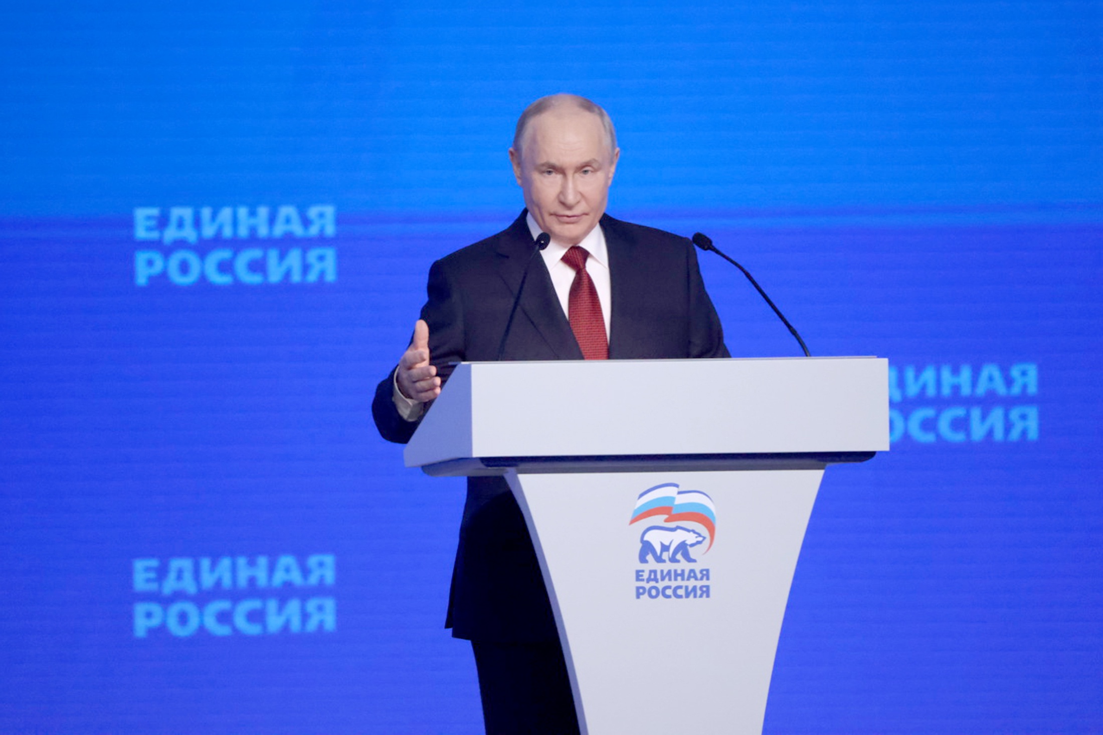 Владимир Путин: Россия может быть только сильной, самостоятельной державой, или не будет никакой России.
