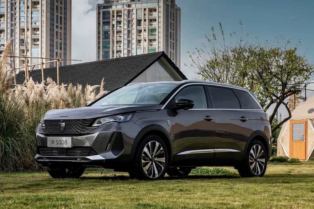 Кроссовер Peugeot 5008 Кроссовер Peugeot 5008