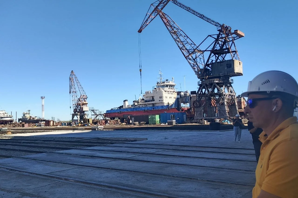 Пока мощности Жатайской судоверфи позволяют выпускать до десяти несложных речных судов в год.