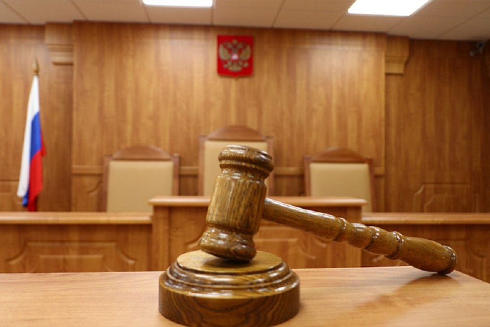 Экс-руководитель юридического лица и его пособники предстанут перед судом по обвинению в хищении 48 миллионов рублей у строительных компаний