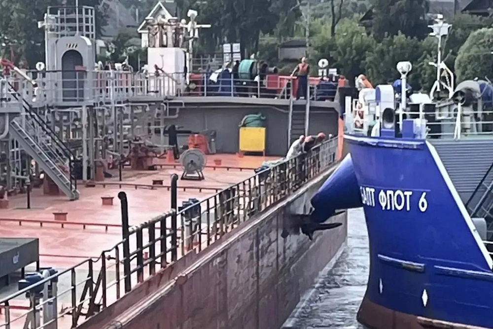Прокуратура показала кадры столкнувшихся на Волге теплоходов