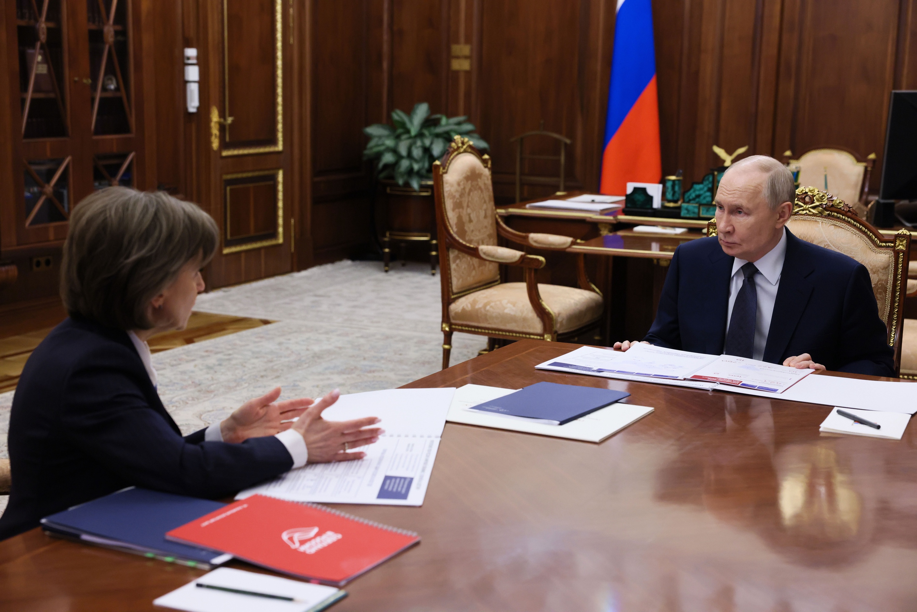 Владимир Путин провел встречу с гендиректором Российского экспортного центра Вероникой Никишиной.